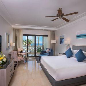 Double or Twin Room Sea View